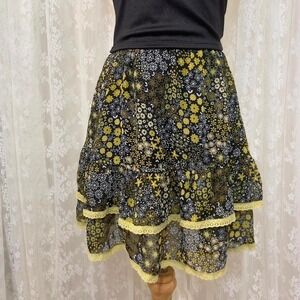Black & Yellow Tiered Floral Mini Skirt Lace‎ Trim Womens Large Whimsigoth Fairy